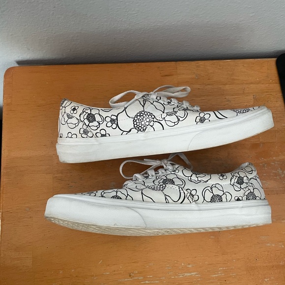 Vans Black and White Floral Sneakers - Picture 4 of 4